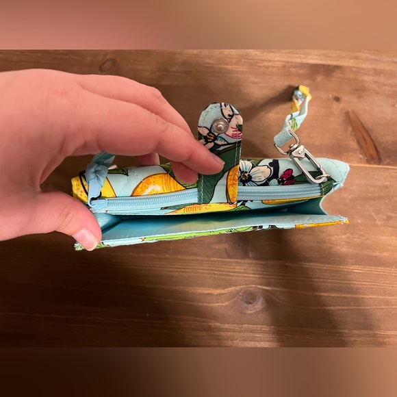 Very Bradley Wristlet - Picture 3 of 5